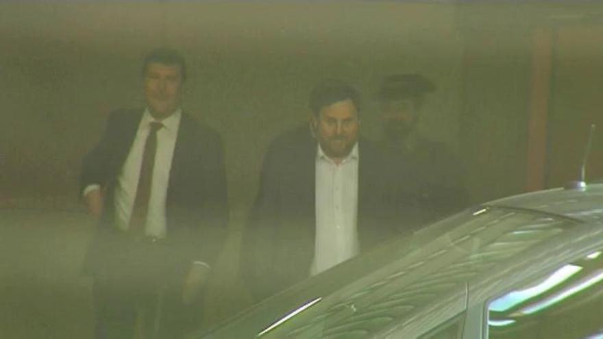 Junqueras y De Guindos se reúnen en el Prat