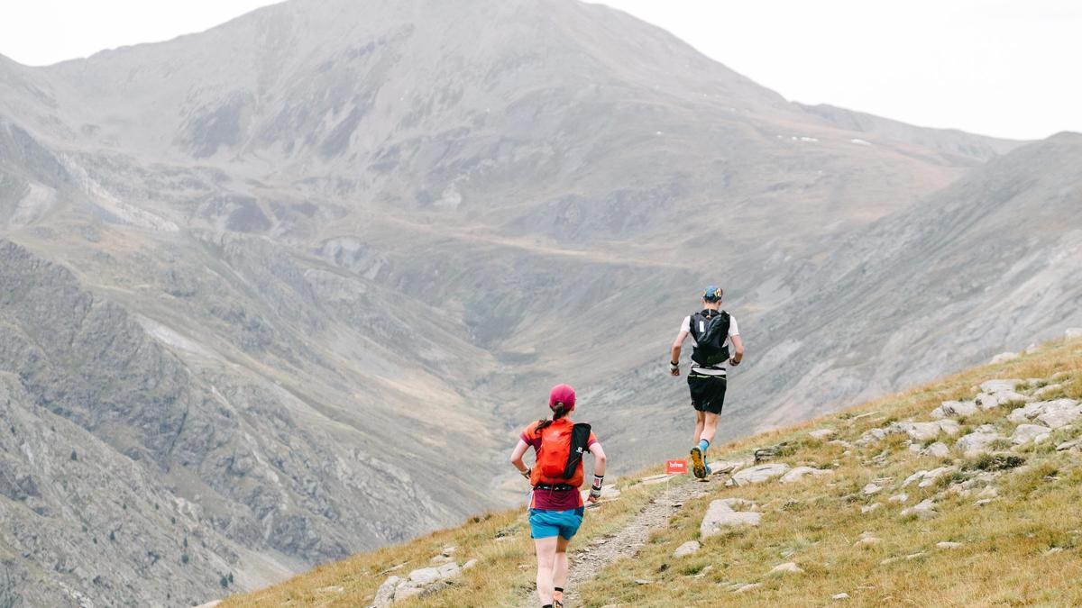 Los participantes de la prueba por etapas Pyrenees Stage Run cruzan los Pirineos en siete días
