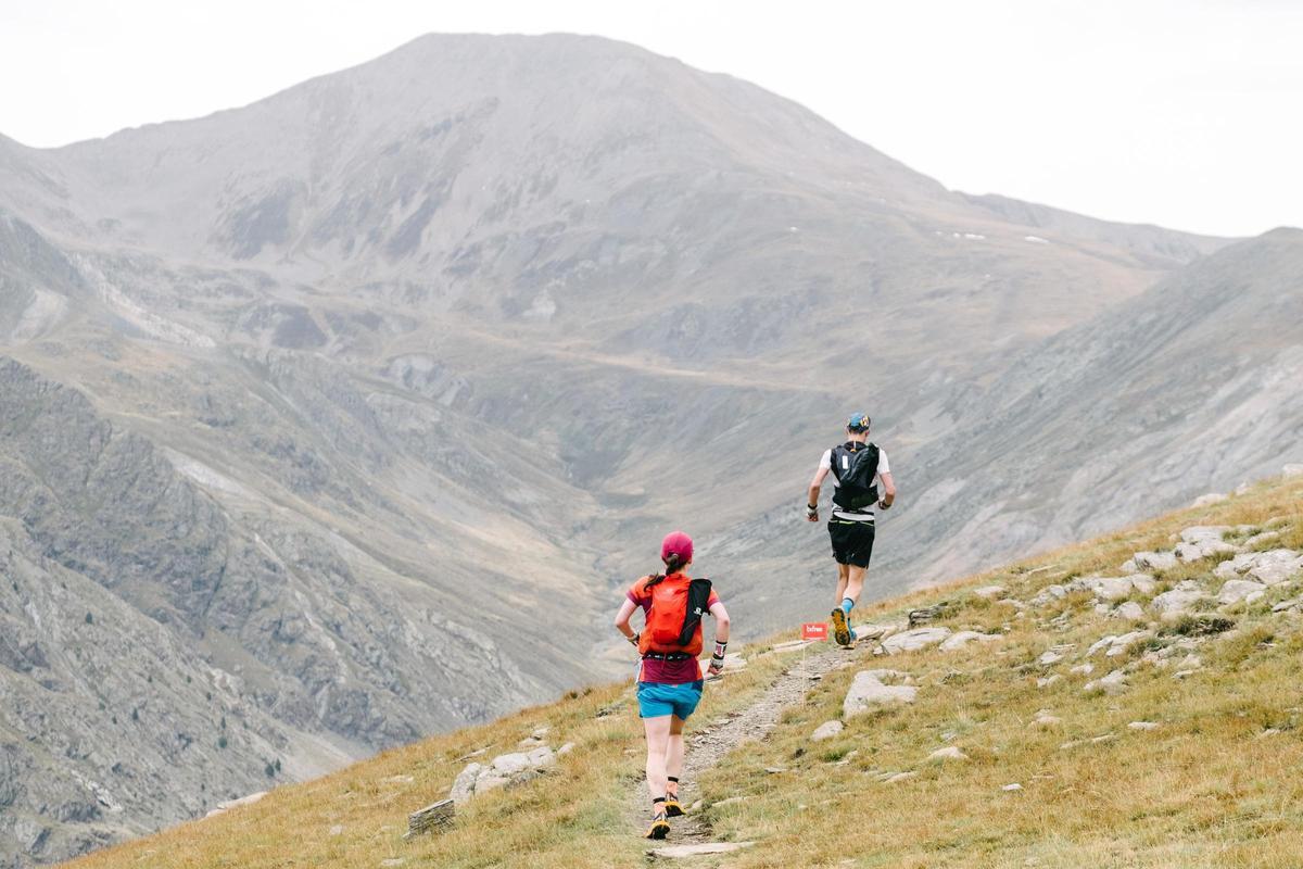 Los participantes de la prueba por etapas Pyrenees Stage Run cruzan los Pirineos en siete días