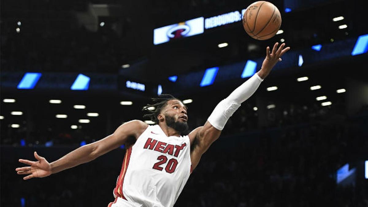 Mágica asistencia de Justise Winslow