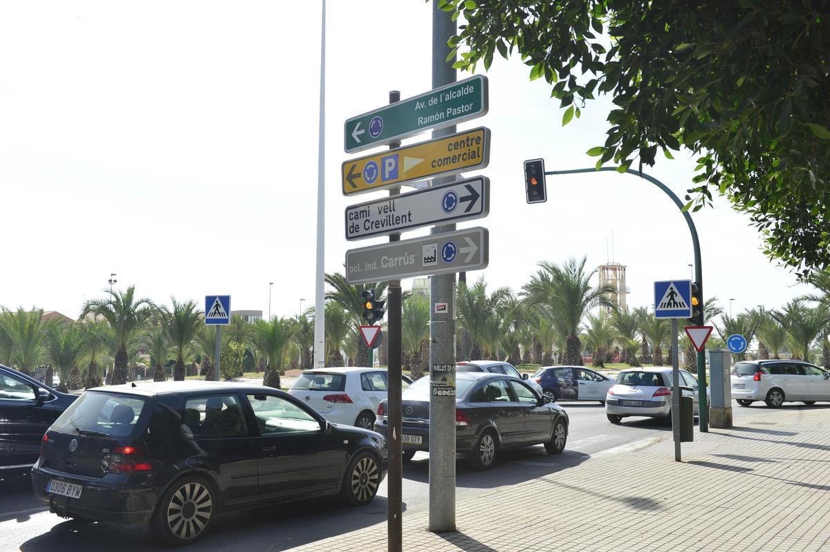 Entrada a la rotonda de l'Aljub en Elche