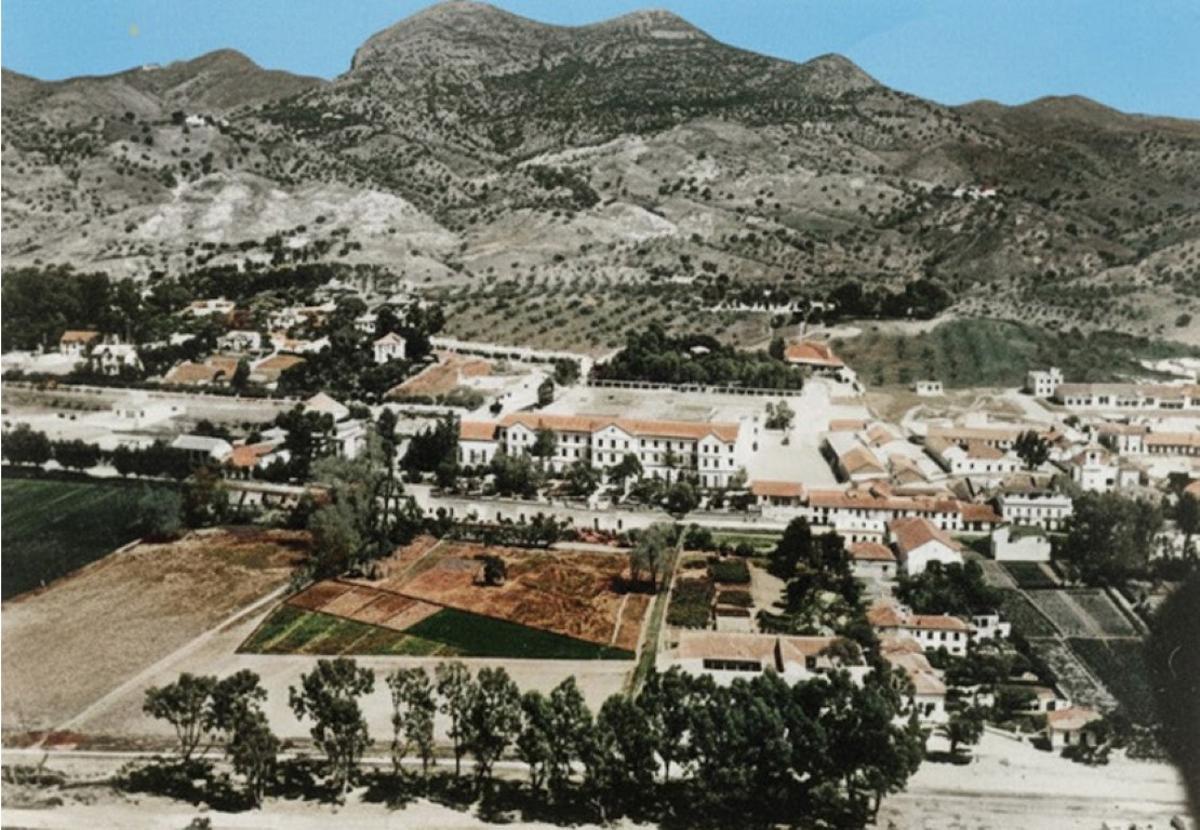 Una parte de El Palo con sus fincas, huertas y el Monte San Antón.