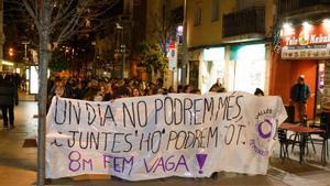 Així va tenyir de negre el feminisme del Vallès la vigília del 8-M: «Això no és una festa, sinó una lluita»