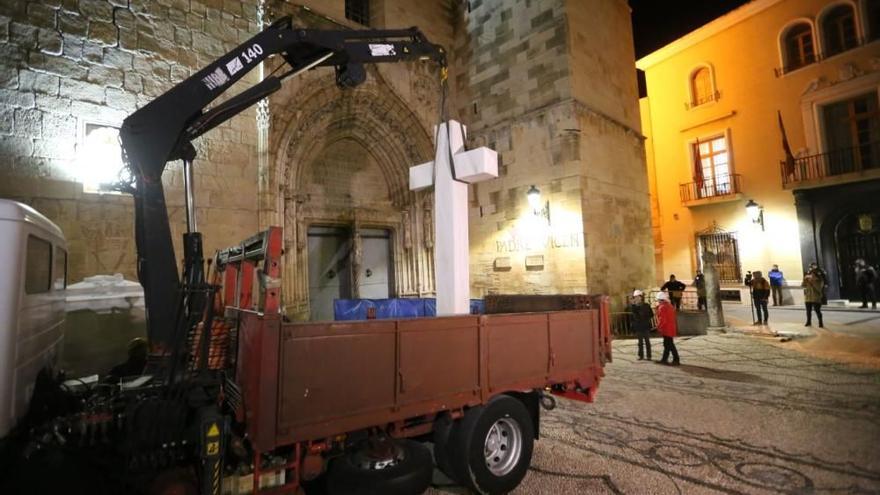 El TSJ archiva la querella contra el exconseller Marzà por la retirada de la Cruz de los Caídos en Callosa