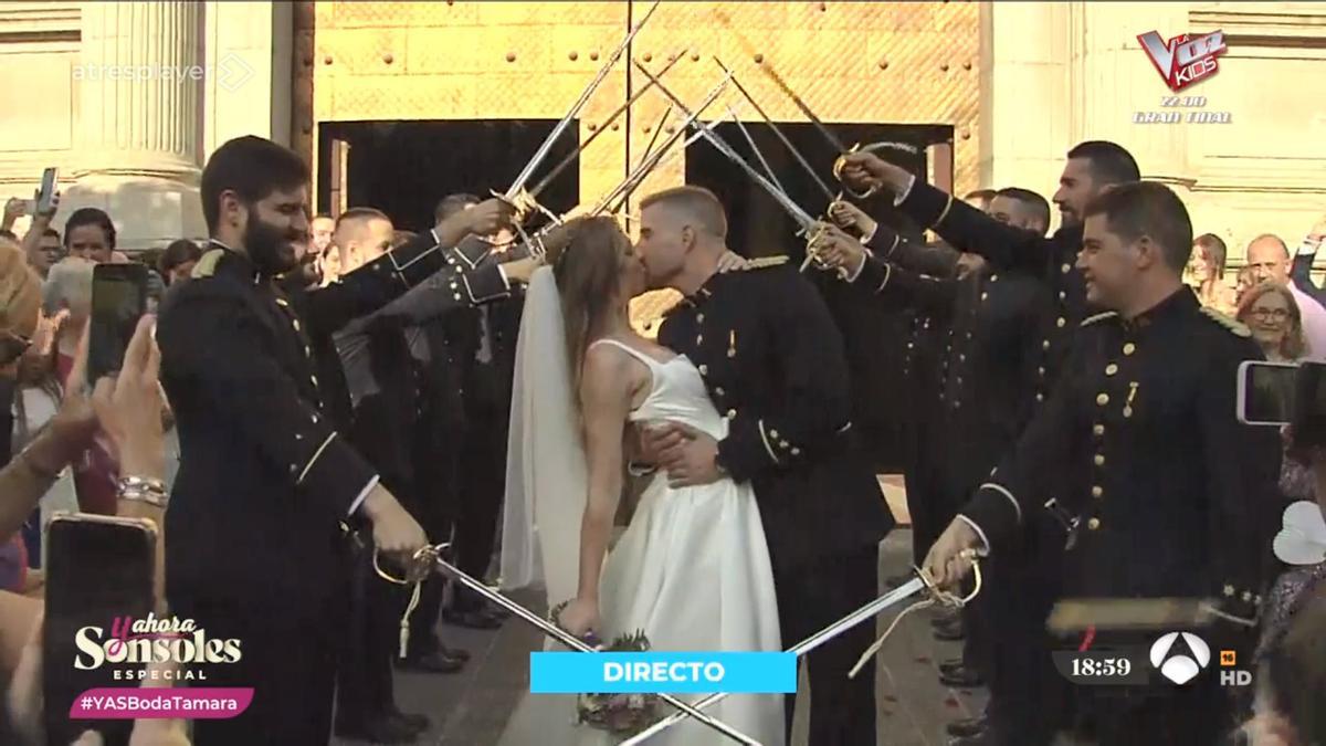La crítica de Monegal: Sense imatges del casament de Tamara, posen la d’un militar a València