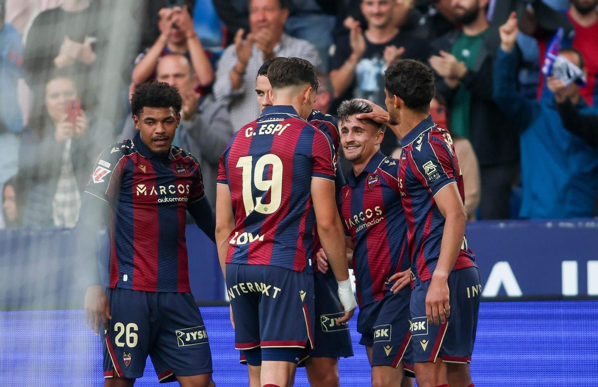 Todas las fotos del Levante - Sevilla en el Ciutat de València