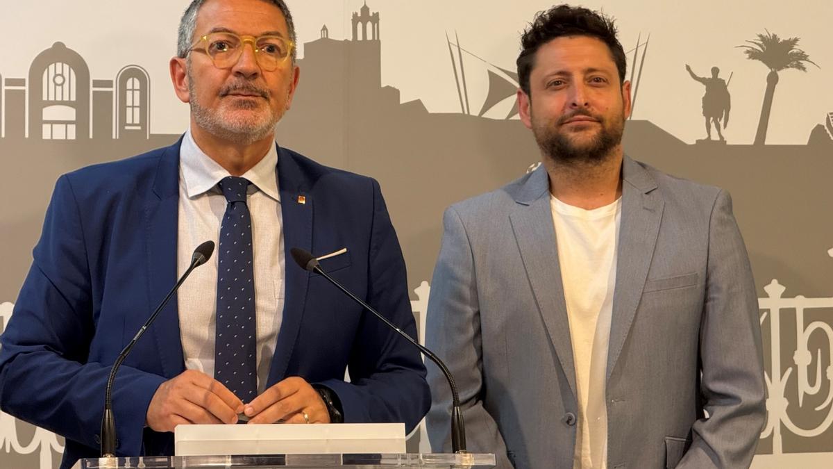 El conseller de Empresa i Treball de la Generalitat, Miquel Sàmper, y el alcalde de Tarragona, Rubén Viñuales, este lunes.