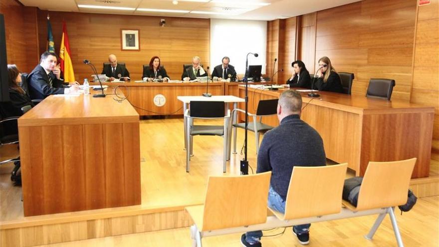 Condenado a seis años por violar a su exmujer al ir a recoger a su hijo