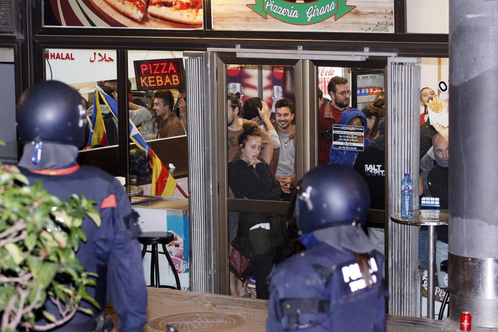 Contenidors cremats, càrregues policials i enfrontaments a Girona