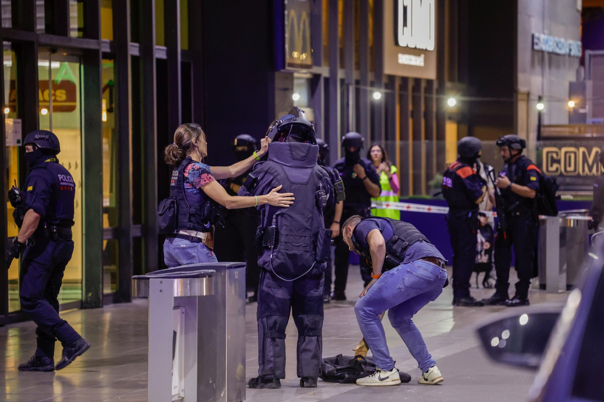 EN FOTOS | Un gran simulacre a Sants posa a prova la resposta a un atemptat terrorista