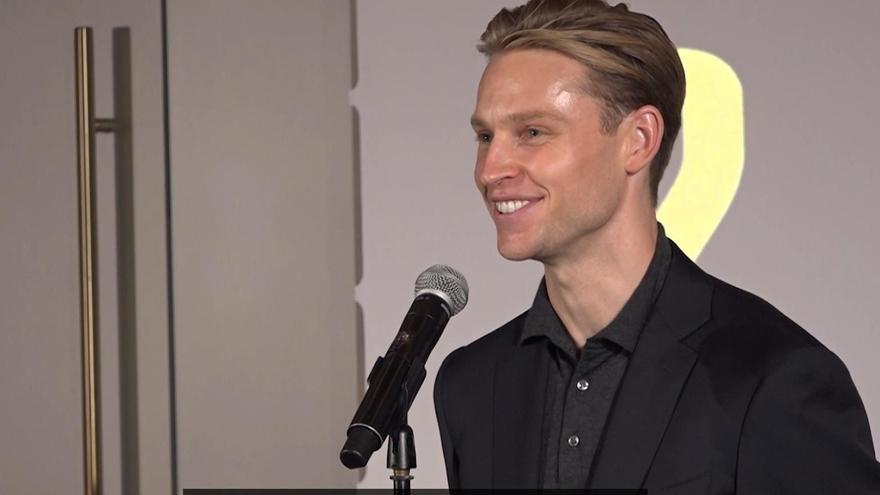 برشلونة يجدد عقد فرينكي دي يونغ حتى عام 2029 وسط سعادة اللاعب بالبقاء