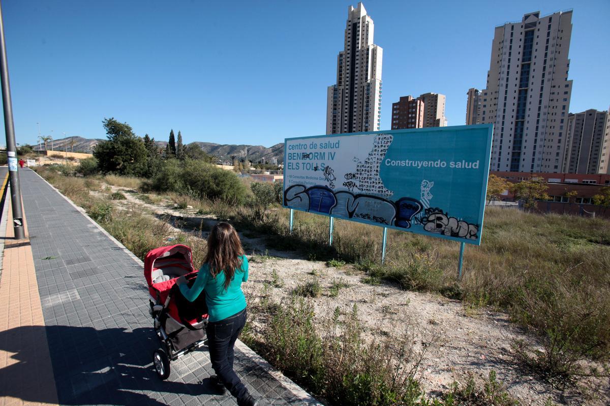 La Generalitat presupuestó durante una década fondos para este centro y llegó a instalar un cartel promocionándolo, hasta que lo desprogramó en 2013.