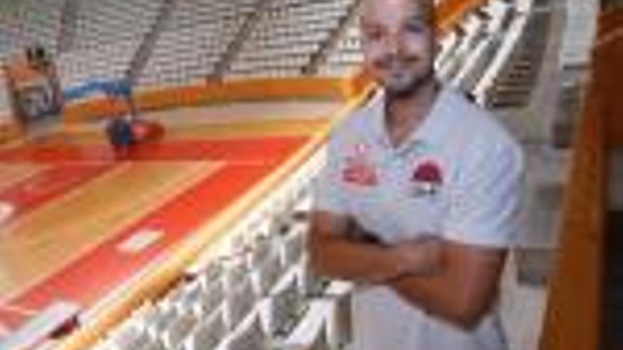 Èric Surís viurà la seva segona temporada al capdavant de l&#039;equip de Fontajau.