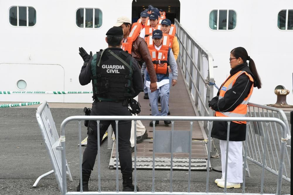 Simulacro ''de película'' en el puerto de A Coruña