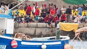 Los menores que llegan en patera a Baleares se quedan a residir en las islas.