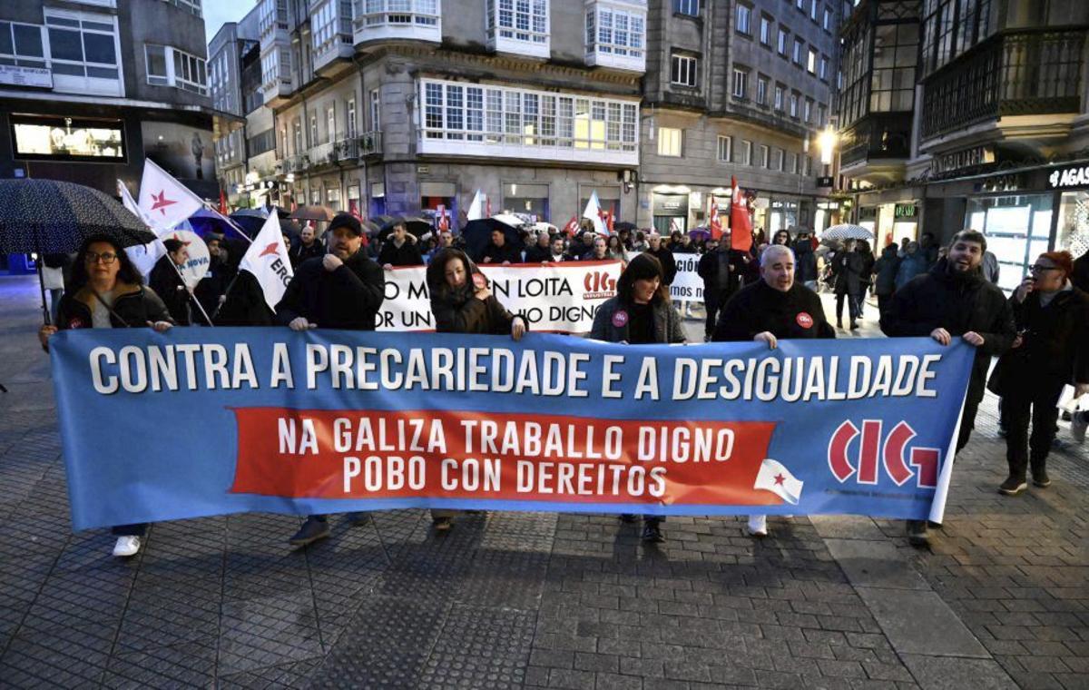 Cabecera de la marcha de ayer. | RAFA VÁZQUEZ