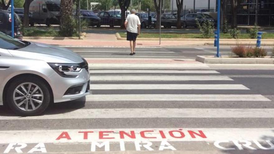 Calp estrena pasos de peatones con mensajes para evitar atropellos