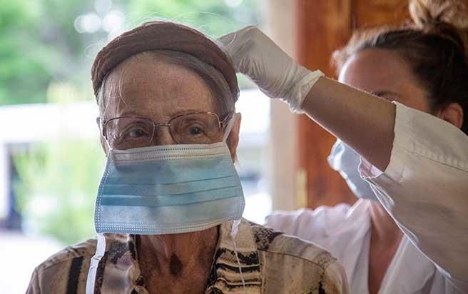 El reencuentro familiares visitan residencias