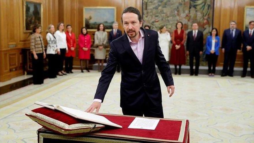 Iglesias promete como vicepresidente del &quot;Consejo de ministras y ministros&quot;