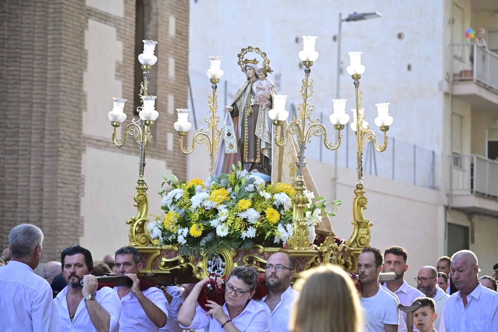 El Grau de Castelló honra a la Virgen del Carmen: misa con sorpresa y emotiva procesión