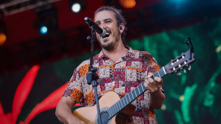 Fermin Muguruza signa un concert multitudinari al Cruïlla desplegant un repertori ple de força i consciència social