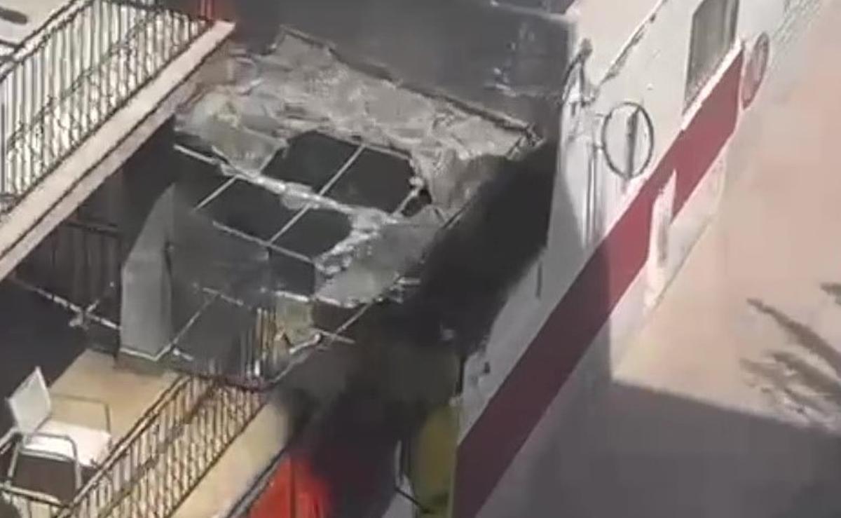 Die am 20.5.2022 abgebrannte Terrasse des unlängst eröffneten Lokals Why not Mallorca.