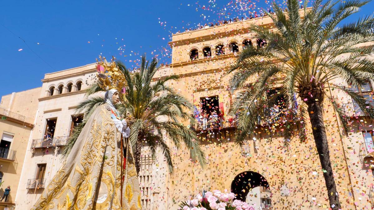 La gloriosa Procesión de las Aleluyas, un acto singular de la Semana Santa ilicitana.