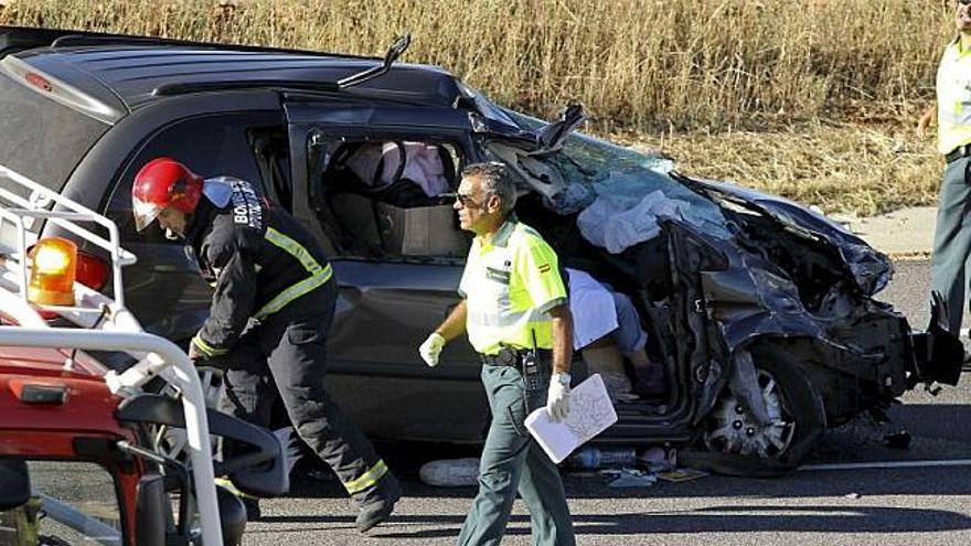 Fallecen cuatro personas tras un choque de dos vehículos en Doñinos (Salamanca)