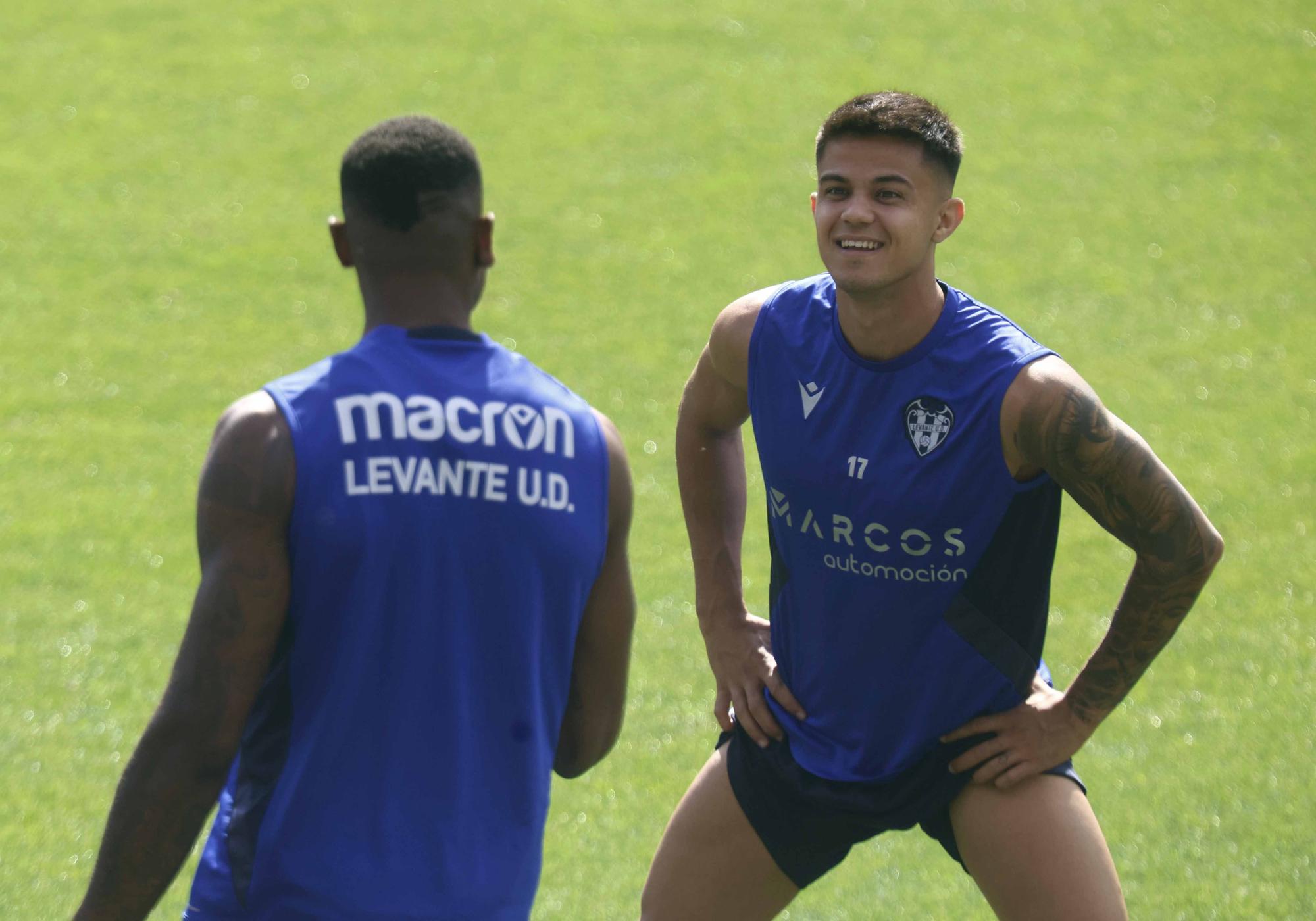 Entrenamiento previo por el ascenso del Levante UD