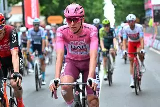 La decisión del Giro con el polémico culote morado de Pogacar