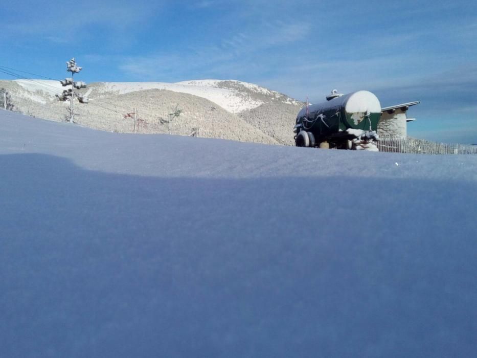 Port del Comte ja té gruixos de neu de 10 cm