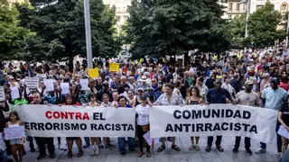 Concentración antirracista en Zaragoza: "Ha ocurrido en Torre Pacheco, pero puede pasar aquí. Hay que evitarlo"