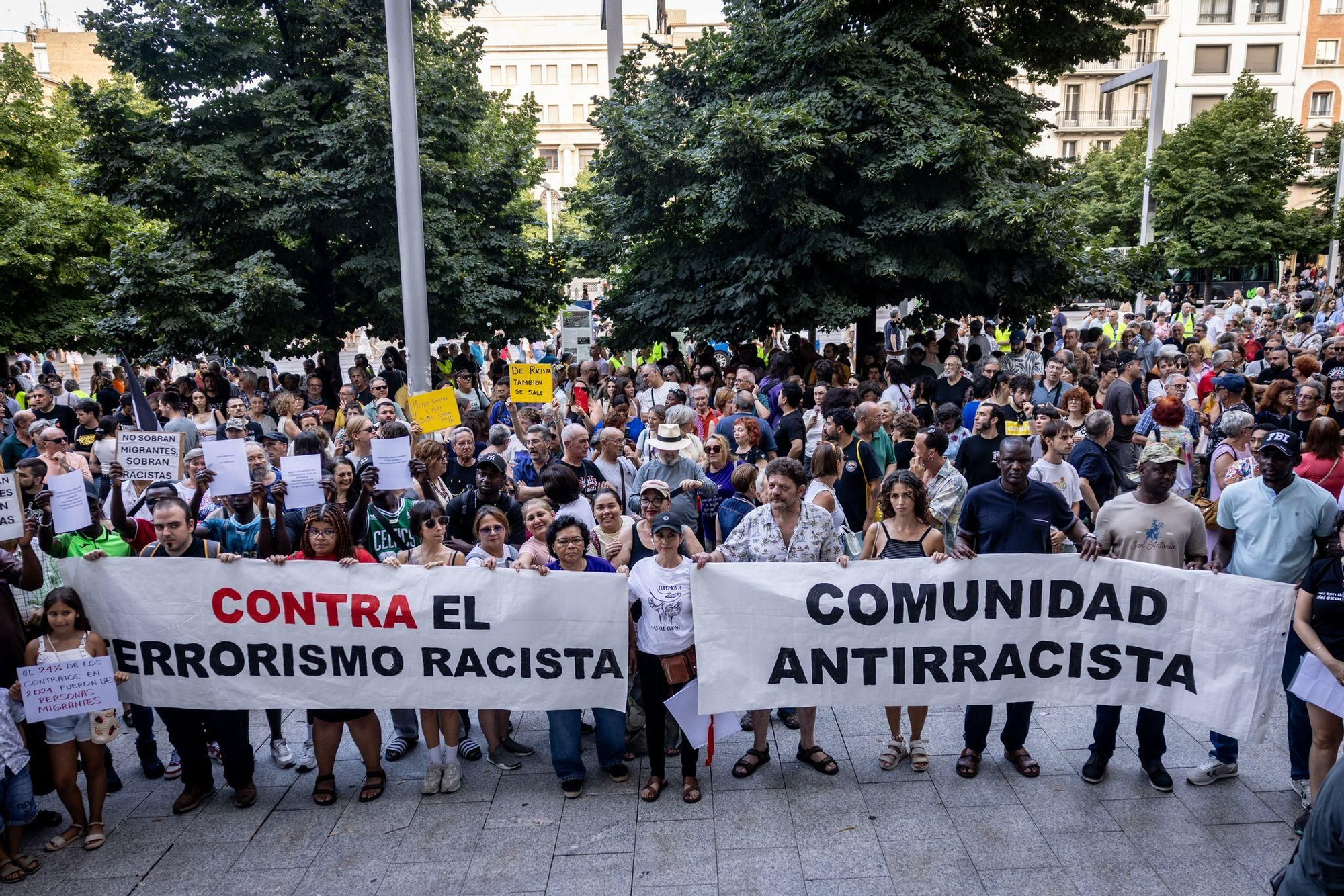 En imágenes | Manifestación en contra del racismo en Zaragoza