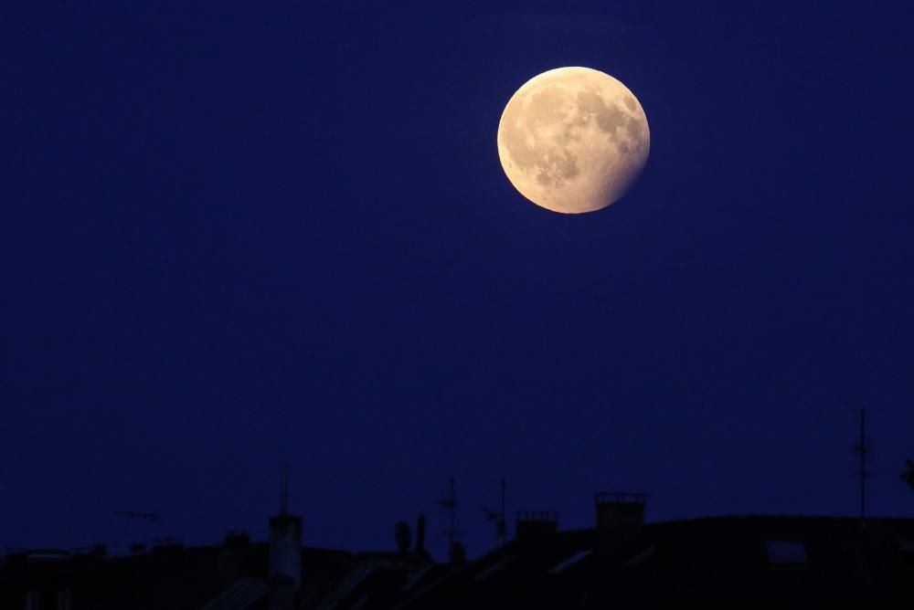 Eclipse lunar parcial en Fráncfort