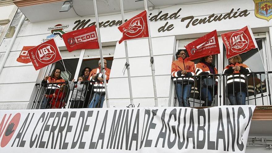 Ola de apoyo masivo a los mineros tras cuatro jornadas de encierro en Monesterio