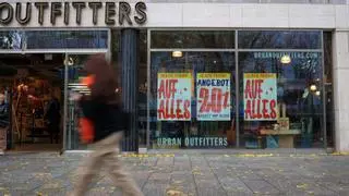 Urban Outfitters aterriza en Madrid: así es el famoso rincón vintage de Estados Unidos en plena Gran Vía