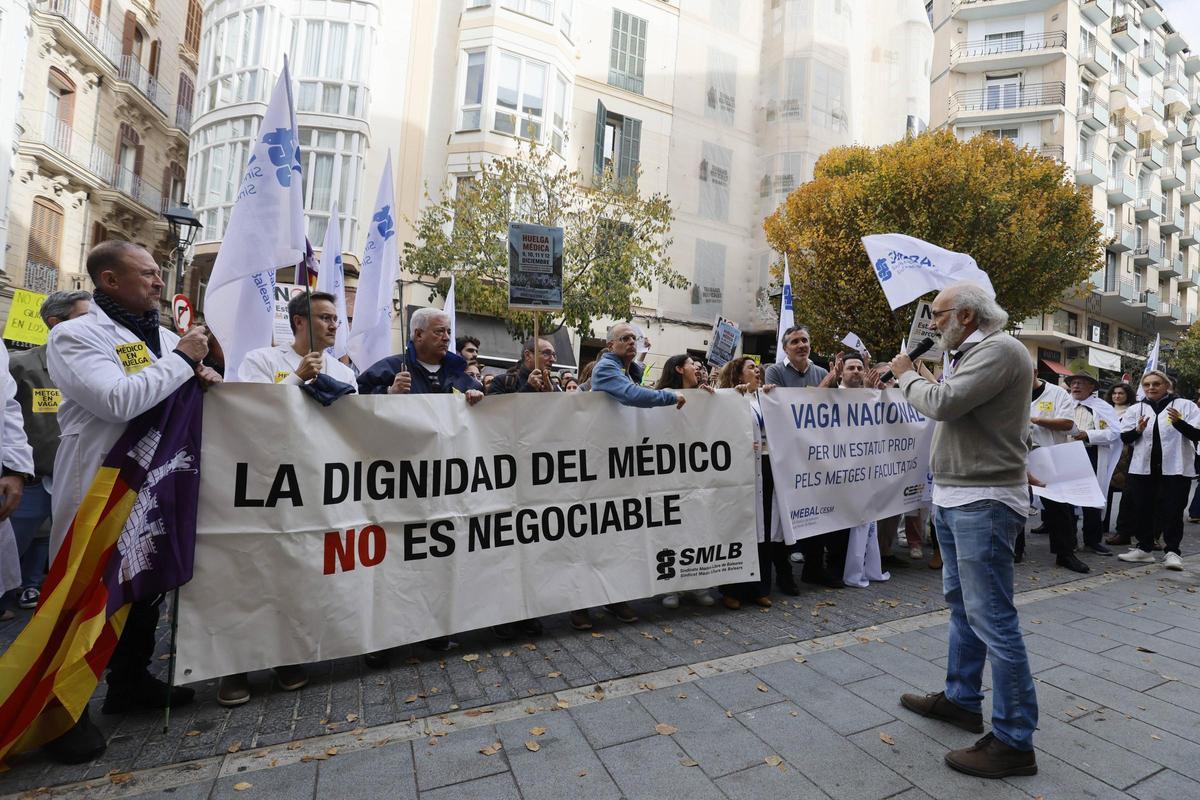 Imagen de archivo de una de las últimas manifestaciones en Palma contra el estatuto marco.