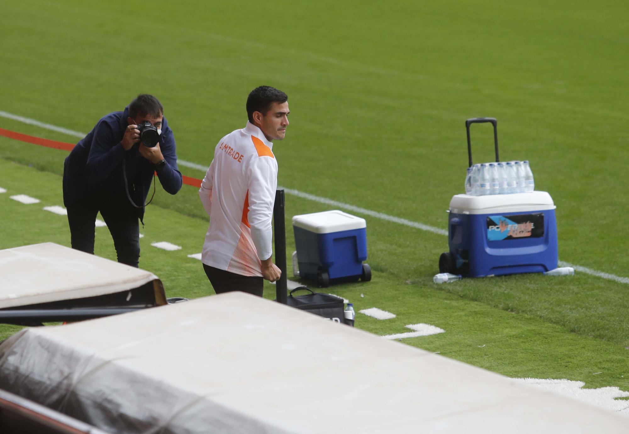 El Valencia entrena en Mestalla antes del partido frente al Villarreal