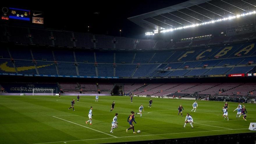 Estreno en el Camp Nou con goleada