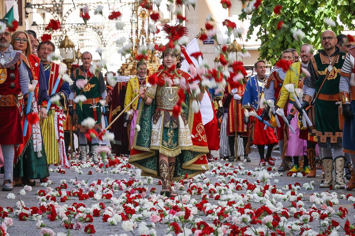 La Procesión de la Reliquia es uno de los actos centrales del Día de Sant Jordi.