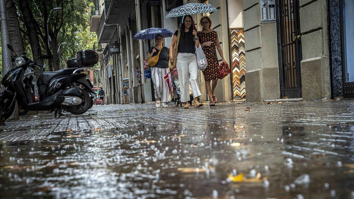 Catalunya eleva los avisos por lluvia ante la llegada de chubascos que podrían descargar de forma torrencial entre hoy y mañana