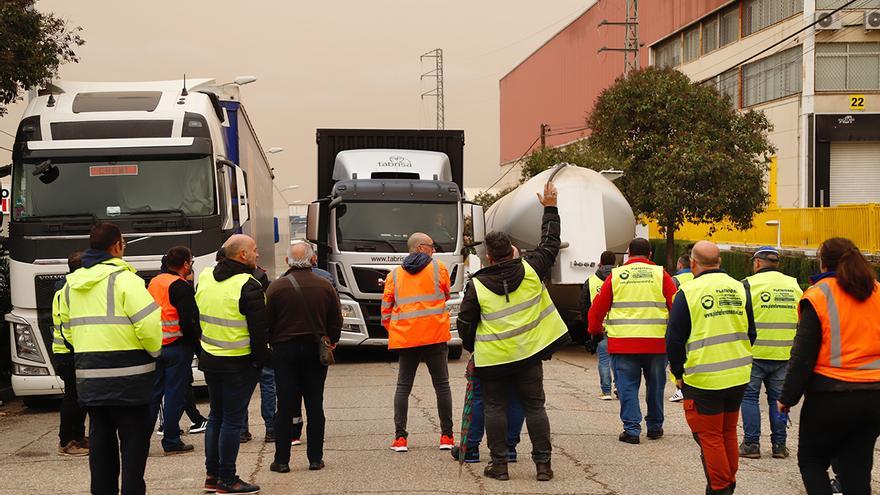 Los transportistas intensifican la huelga en Córdoba