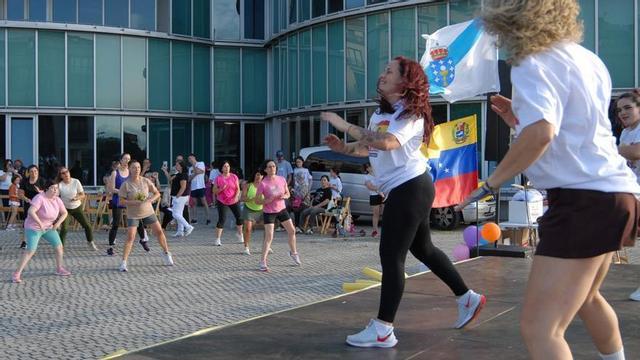 Una sesión de zumba en el evento benéfico «Junto por Venezuela» de Lalín | BERNABÉ/JAVIER LALÍN