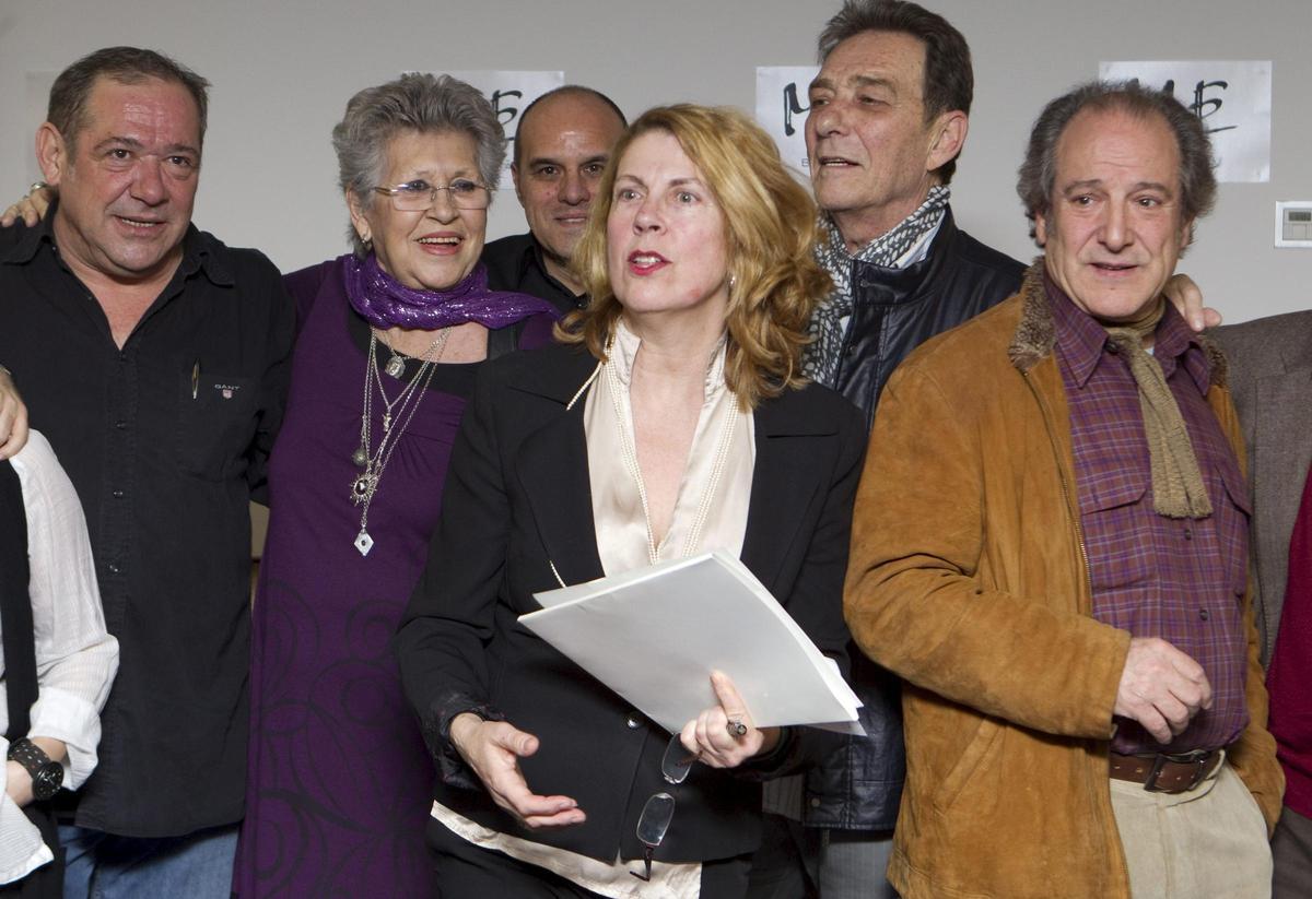 Amparo Climent, en el centro de la imagen, junto a varios compañeros de profesión.