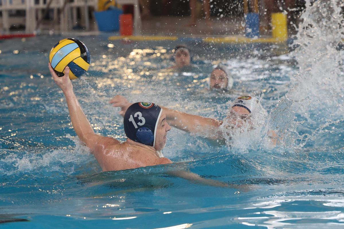Imágenes del 20 aniversario del Club Waterpolo en la piscina de Sant Josep Imágenes del 20 aniversario del Club Waterpolo en la piscina de Sant Josep