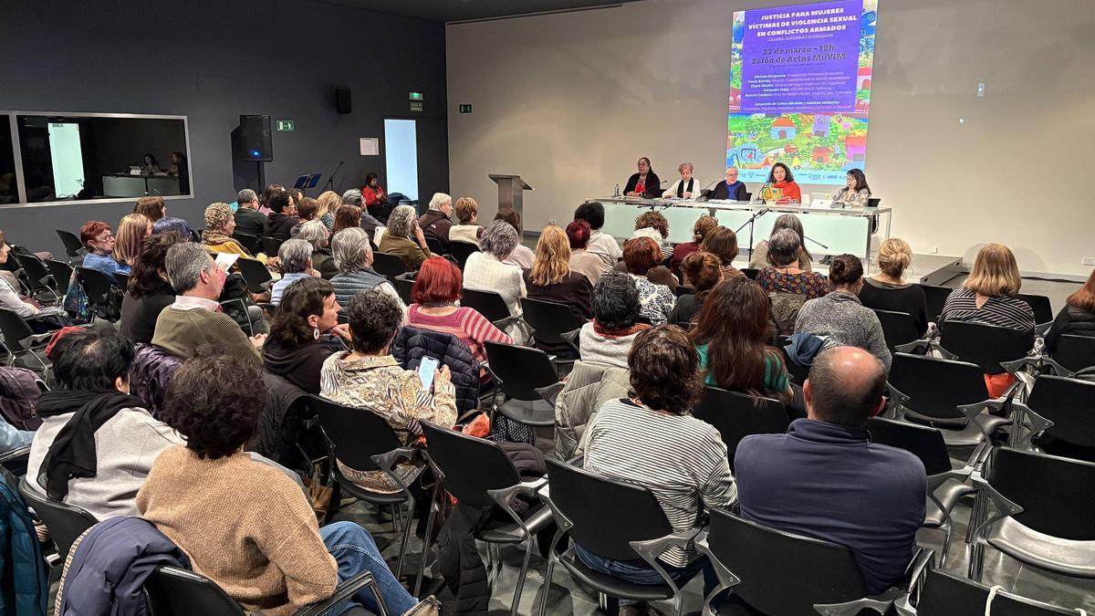 Un moment de les jornades sobre violència sexual celebrades a València.