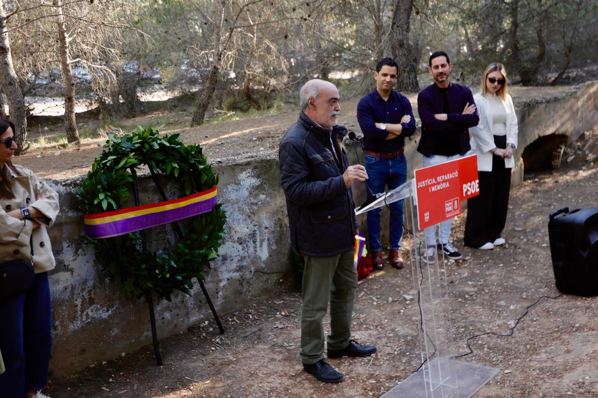 Han participado el senador por Valencia y alcalde de Paterna, Juan Antonio Sagredo y el secretario general del PSPV-PSOE de la provincia de València y portavoz socialista de la Diputación, Carlos Fernández Bielsa
