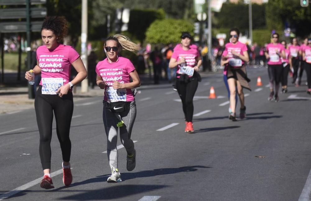 Ambiente en la V Carrera de la Mujer de Murcia