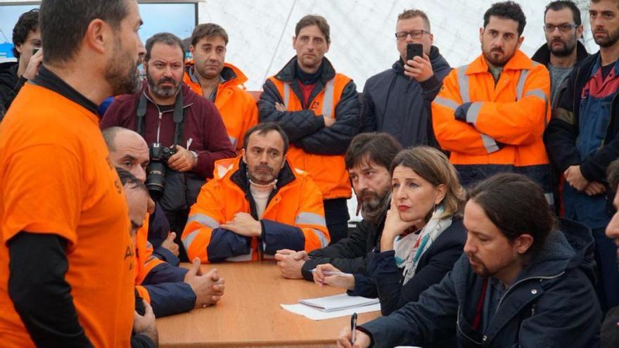 Pablo Iglesias reunido con los trabajadores de Alcoa en A Coruña