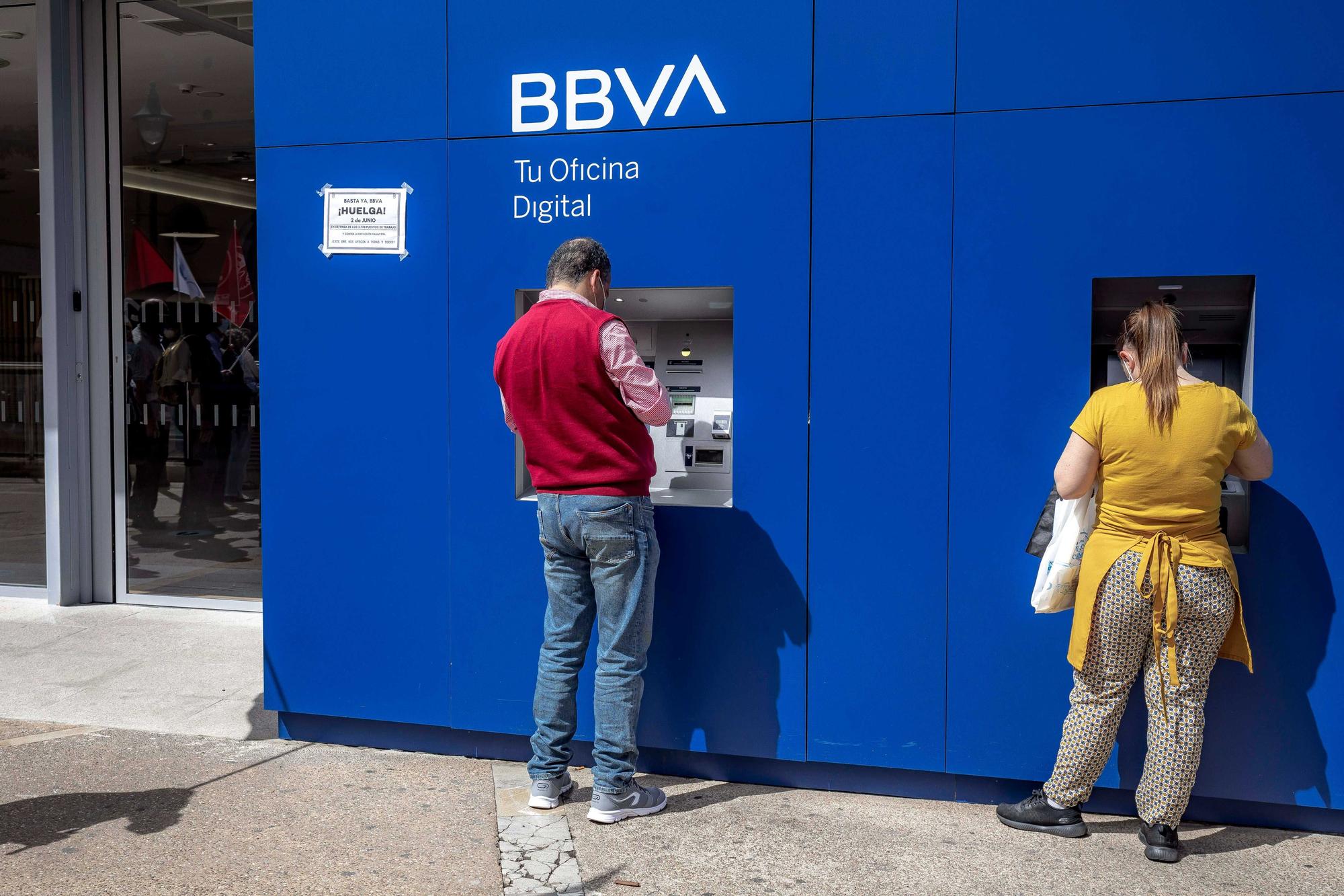 Jornada de protestas en Palma por los despidos de BBVA y CaixaBank